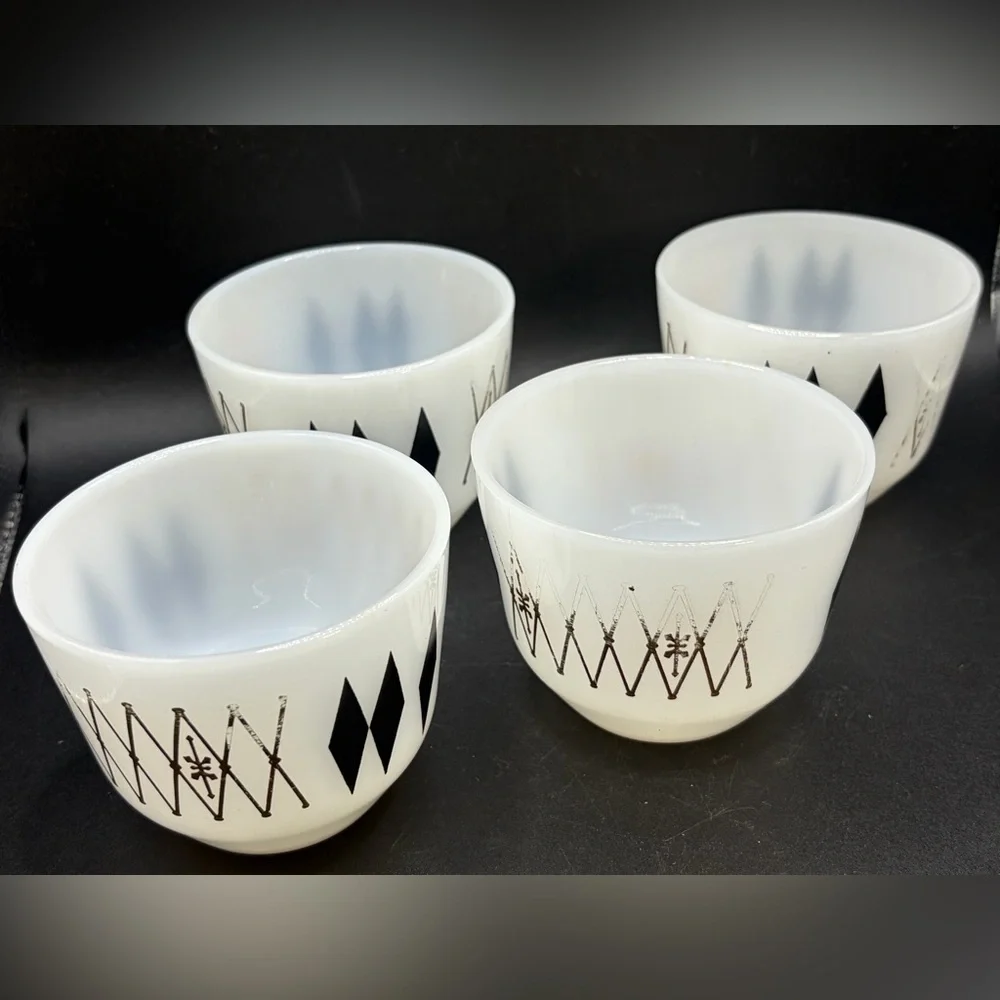 4 Federal Glass Vintage MCM Milk Glass Atomic Harlequin Dessert Custard Cups - Picture 6 of 11